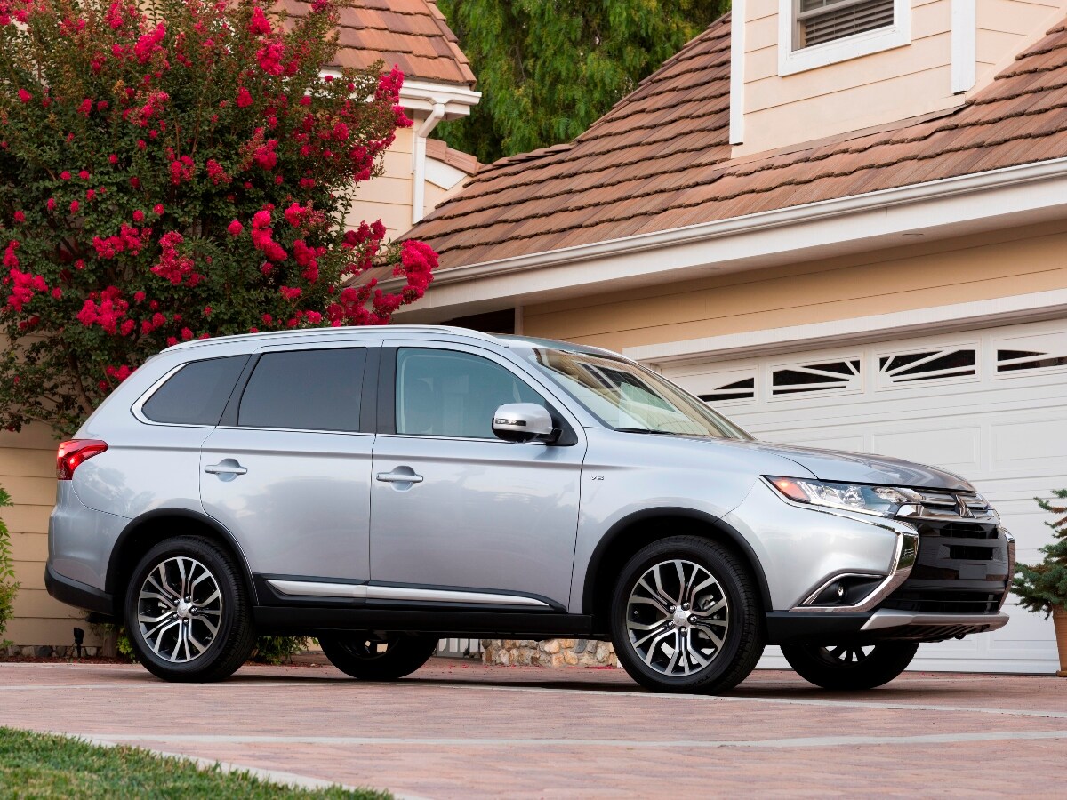 10 Most Affordable 3 Row Vehicles Kelley Blue Book 10 Most Affordable 3 Row Vehicles