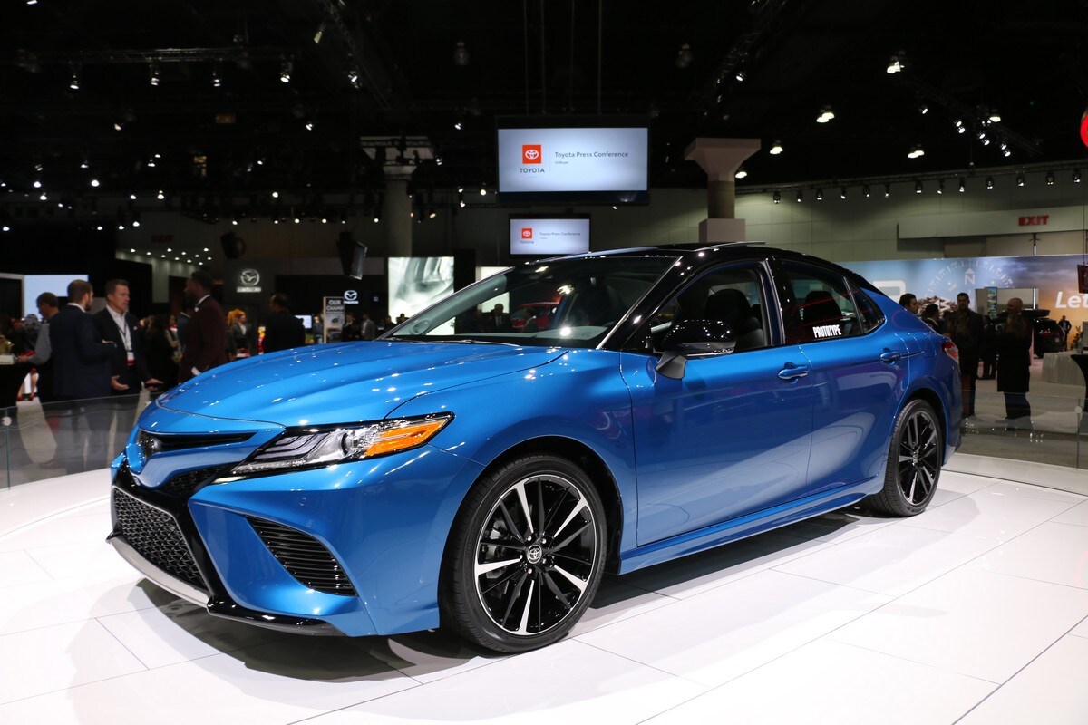 2020 toyota camry awd first look  kelley blue book