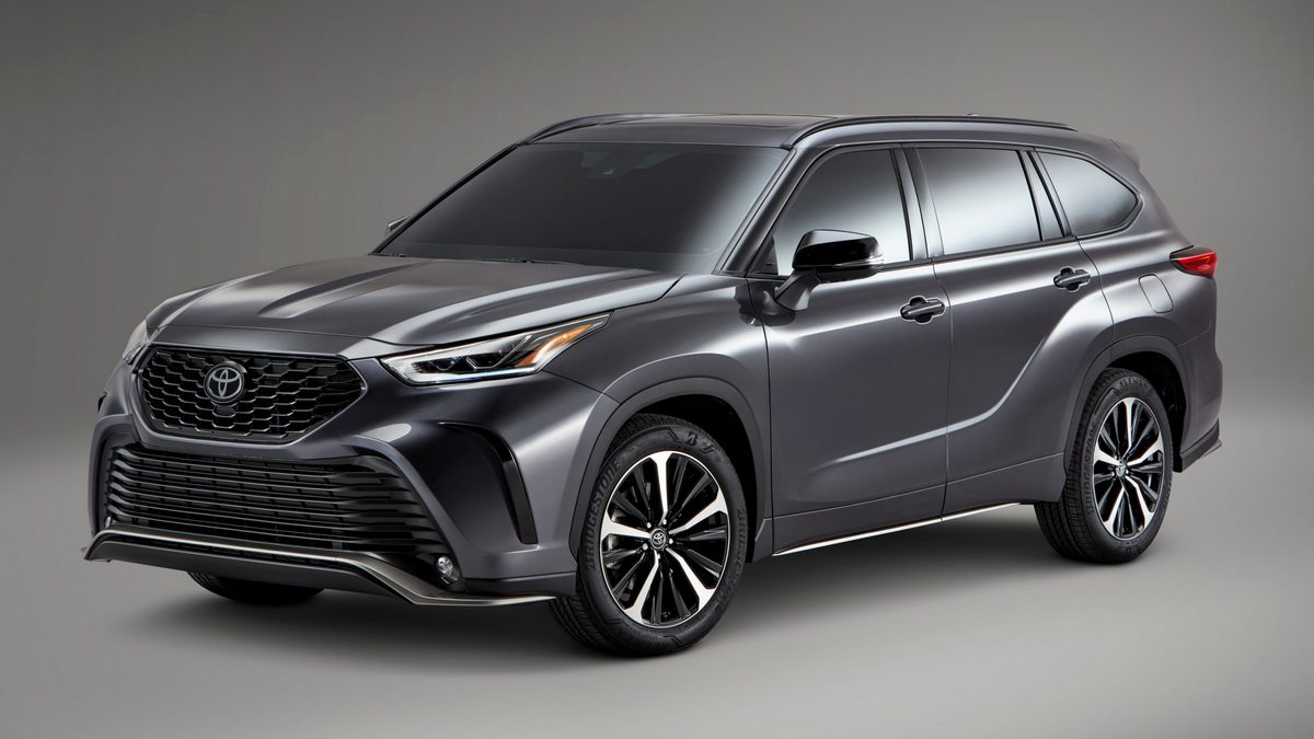 2021 toyota highlander xse first look | kelley blue book