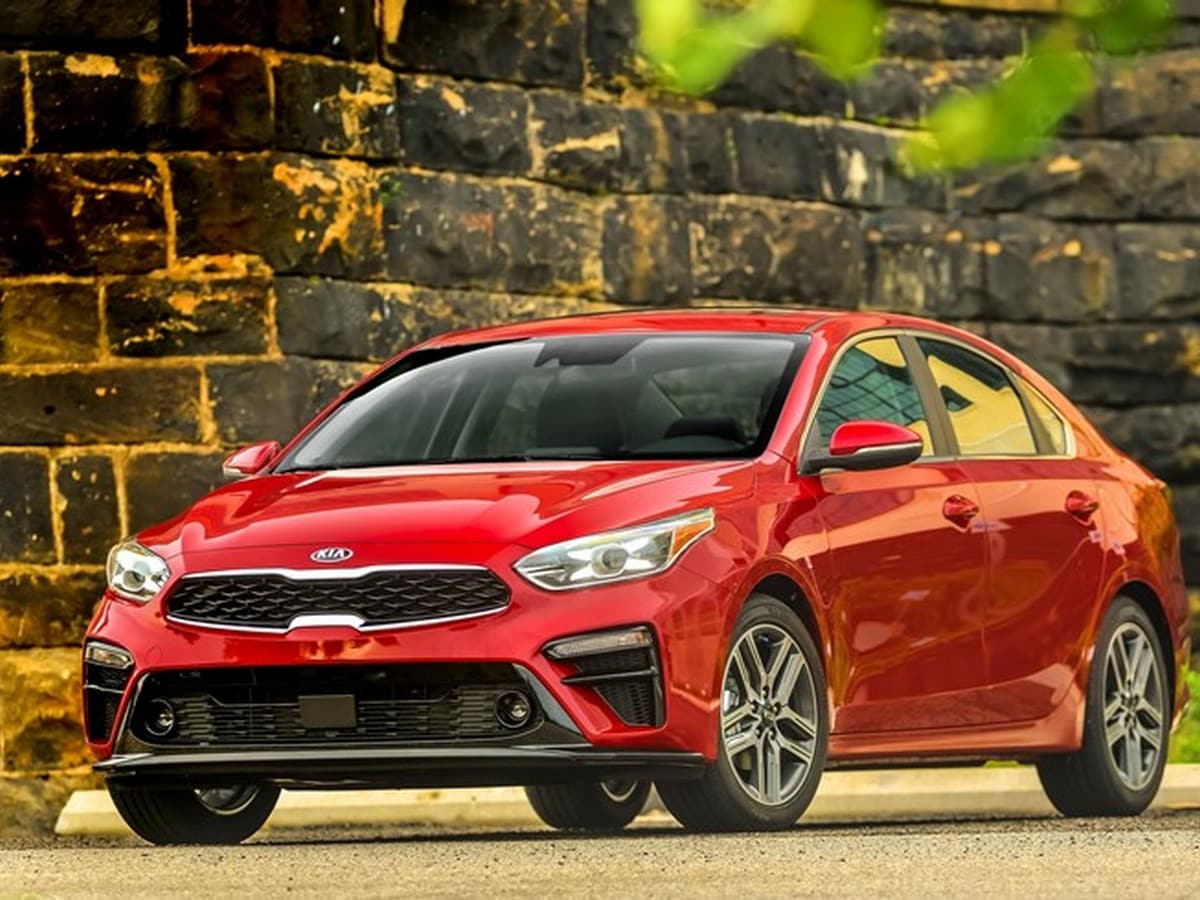 2019 Nissan Sentra vs. 2019 Kia Forte Comparison | Kelley Blue Book