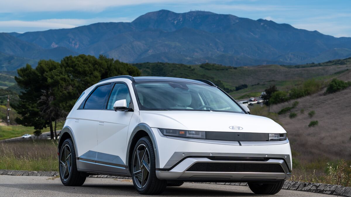 Hyundai Ioniq 5 front right-3/4 view against Saddleback mountain in the background