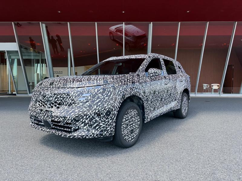 Prototype of the Nissan Rogue Hybrid in camouflage