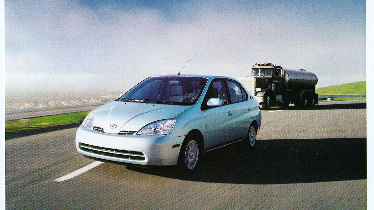 Top Automotive Innovations of the Past 100 Years – 2000s: Hybrids and Efficiency Upgrades