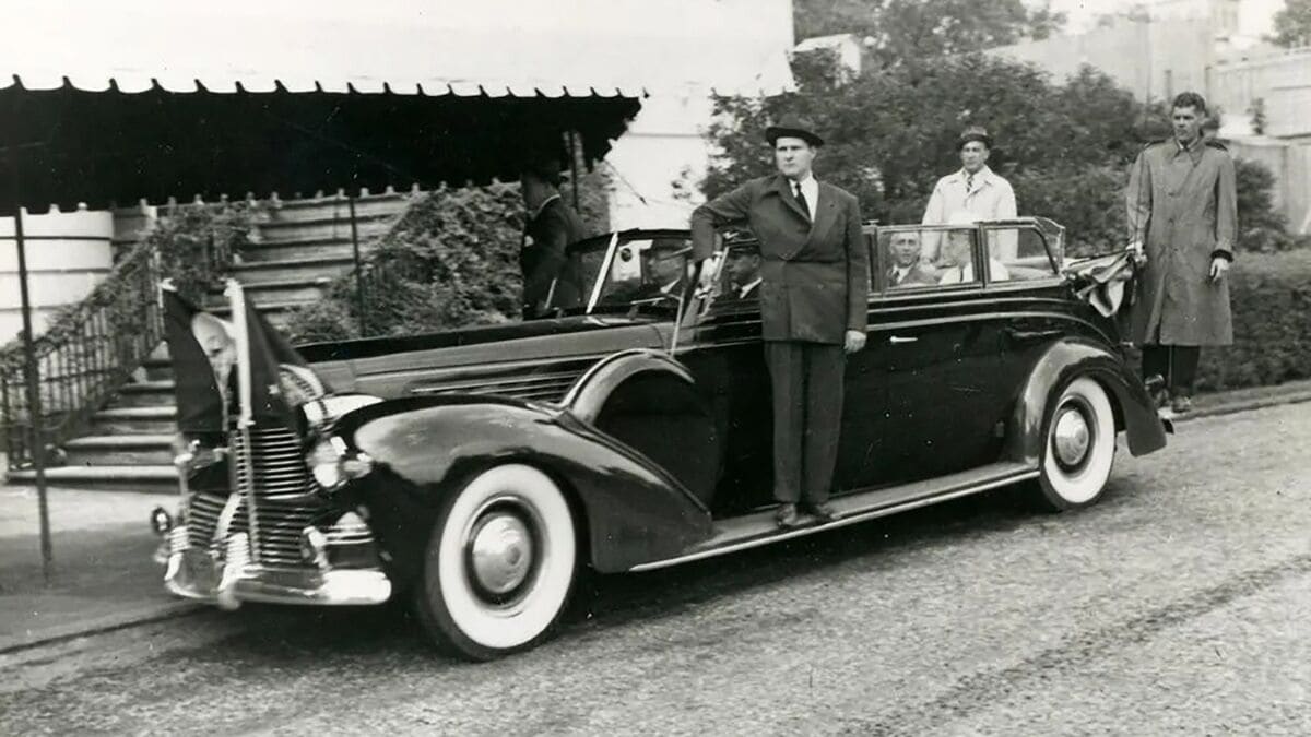 President Franklin Roosevelt, 1939 Lincoln Model K "Sunshine Special" limousine
