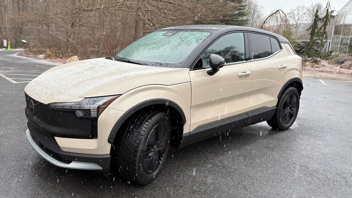 Driving the 2026 Volvo EX30 Cross Country Twin Motor - Kelley Blue