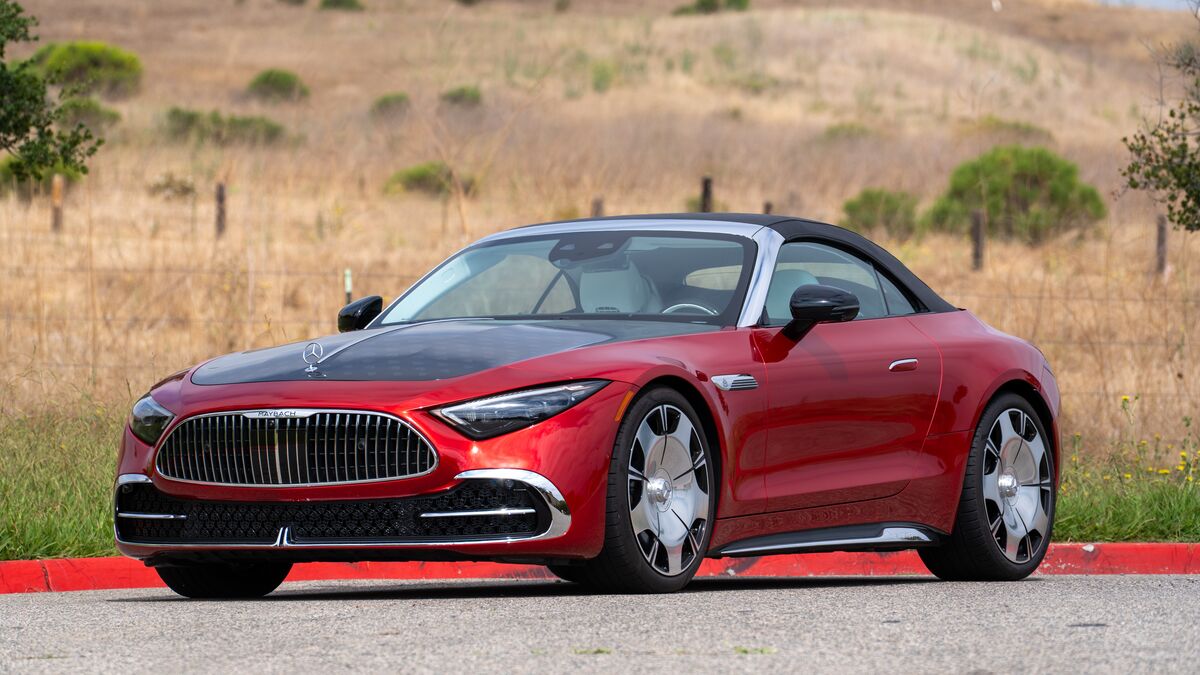 2026 Mercedes-Benz Maybach SL680 front driver's-side 3-quarter view