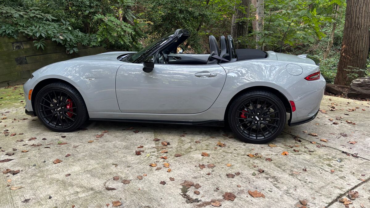 Driving the 2025 Mazda MX-5 Miata Club - Kelley Blue Book