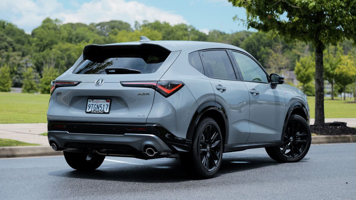 Rear 3/4 exterior view