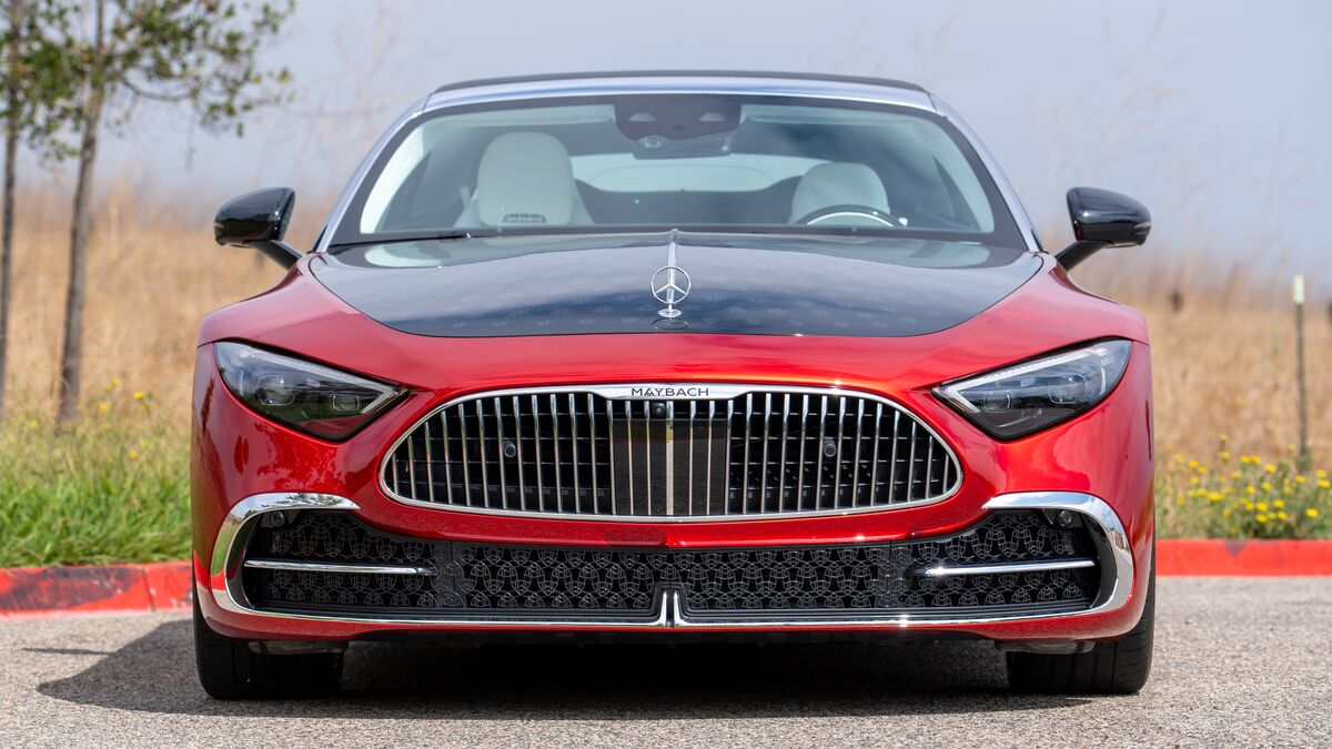 2026 Mercedes-Benz Maybach SL680 front view