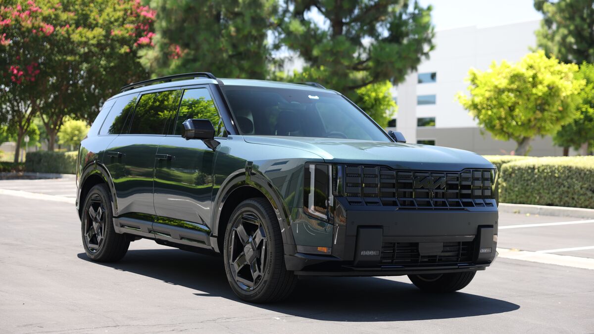 2027 Kia Telluride Hybrid vs. 2027 Toyota Grand Highlander Hybrid Comparison