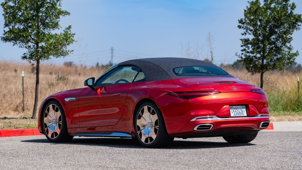 2026 Mercedes-Benz Maybach SL680 rear driver's-side 3-quarter view