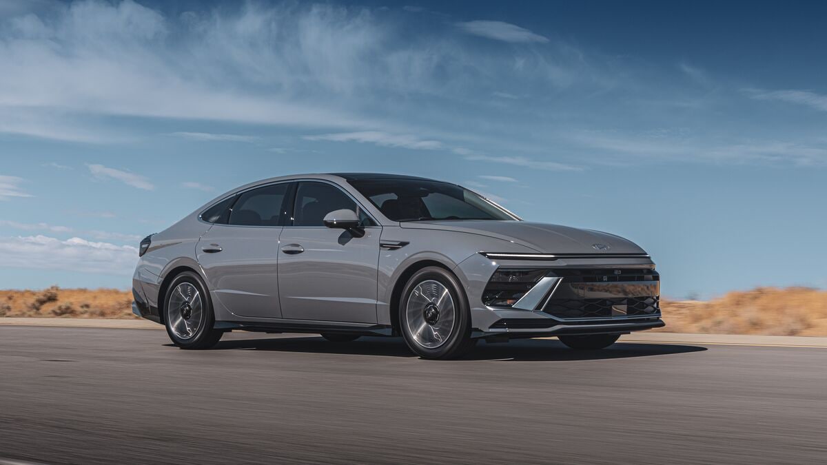 2026 Honda Accord Hybrid vs. 2026 Hyundai Sonata Hybrid Comparison