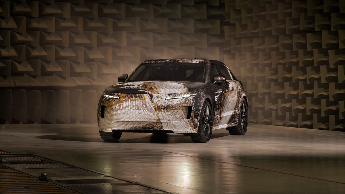Range Rover GT front 3 quarter view