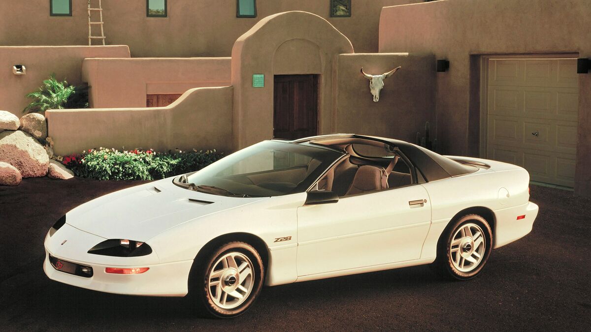 10 Car Fads That Defined the Past 100 Years