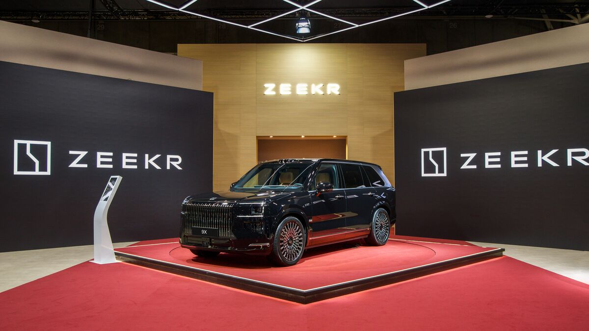 Paris Exhibit Shows Why American Automakers Fear China