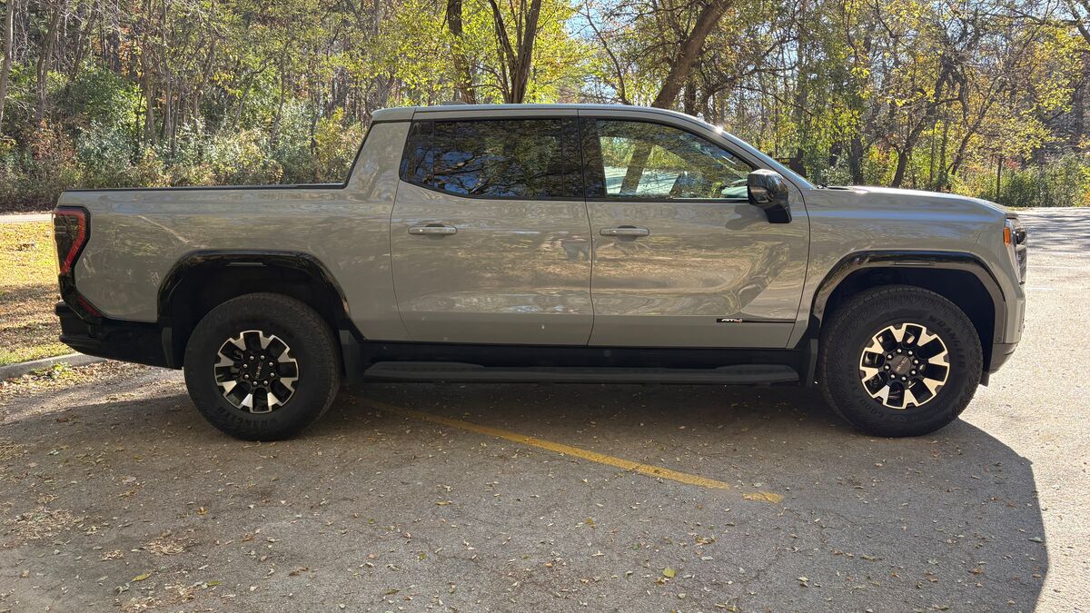 GM Reportedly Pauses Development of Next-Gen Electric Trucks