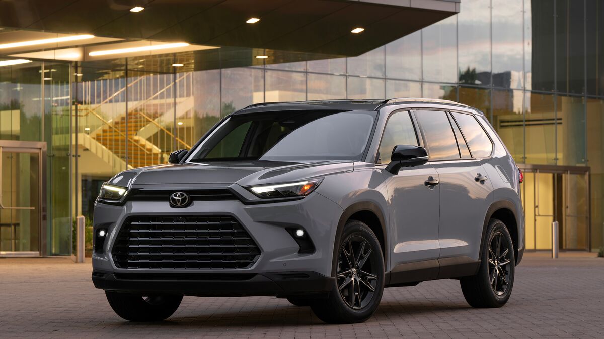 2026 Kia Sorento vs. 2026 Toyota Highlander Comparison