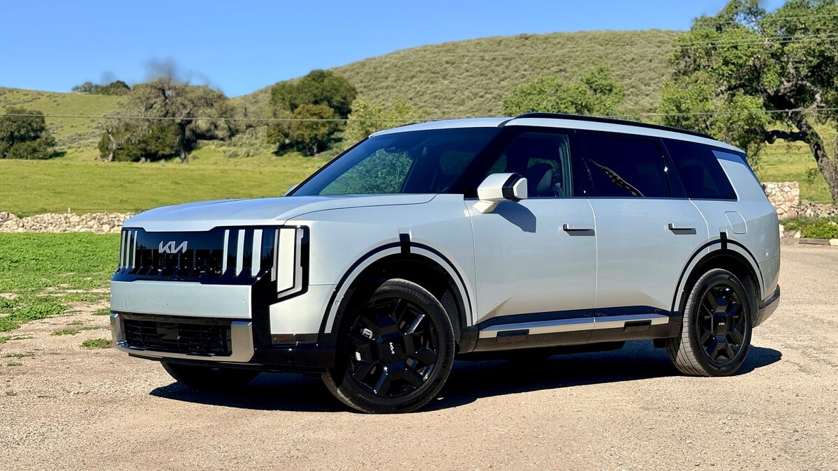 2027 Kia Telluride vs. 2027 Ford Explorer Comparison