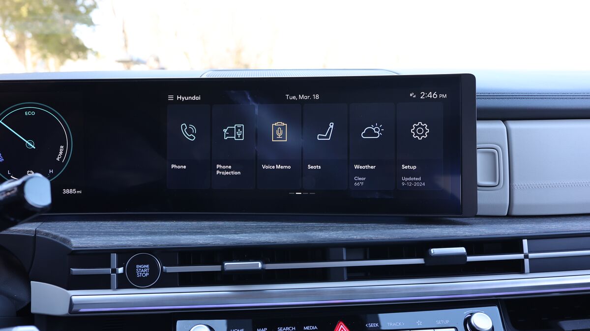 2025 Hyundai Santa Fe: Our Favorite Features and Tech