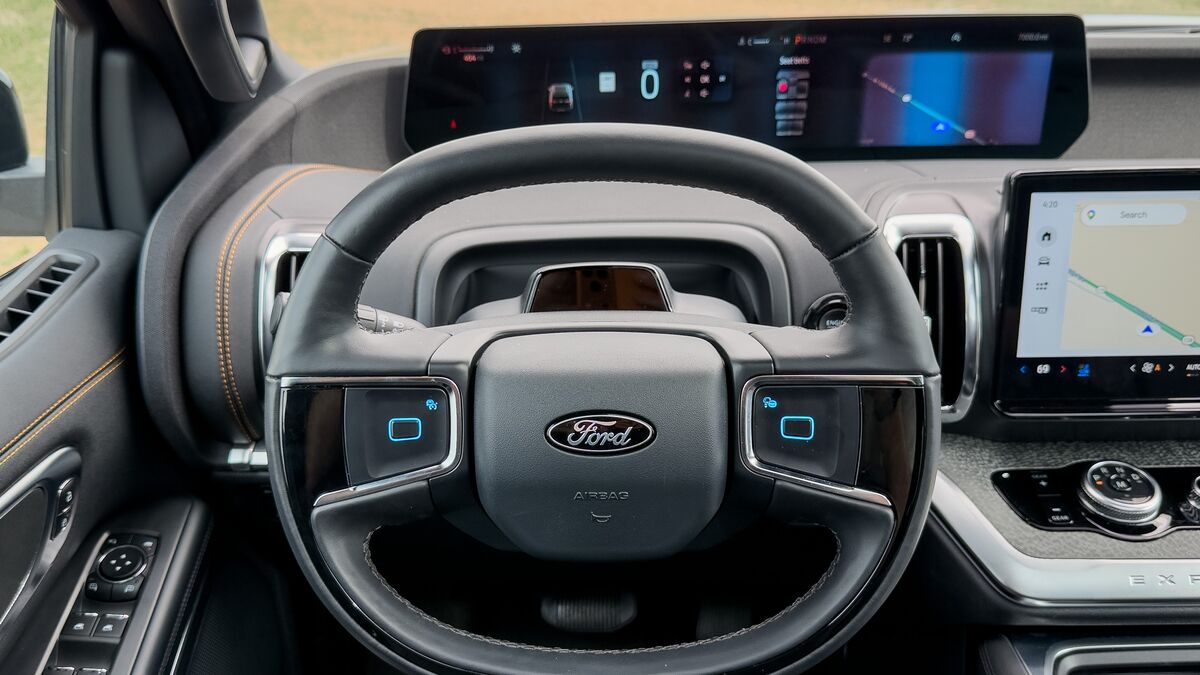 2025 Ford Expedition steering wheel
