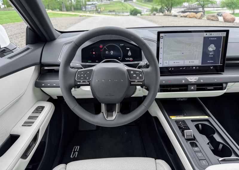 Our 3 Favorite Things About the 2026 Lexus ES
