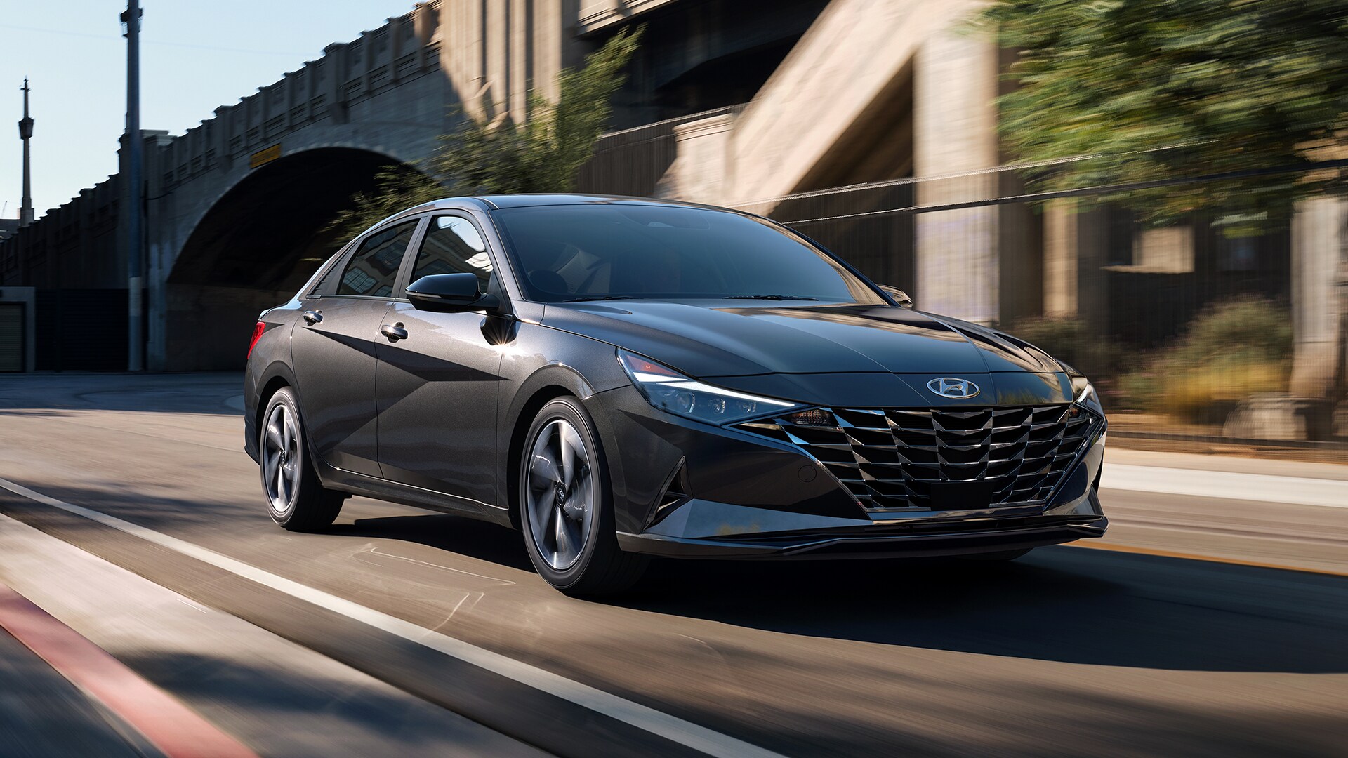 2021 Hyundai Elantra Reviews Pricing Specs Kelley Blue Book