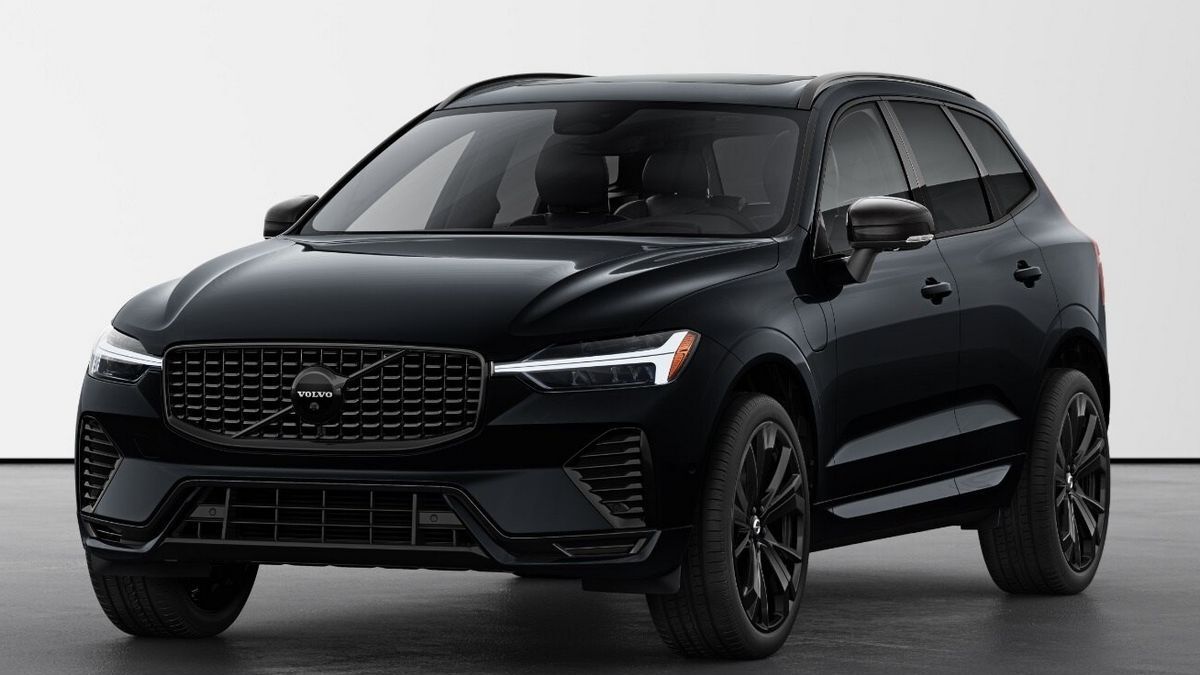 2024 Volvo XC60 Black Edition in a studio.