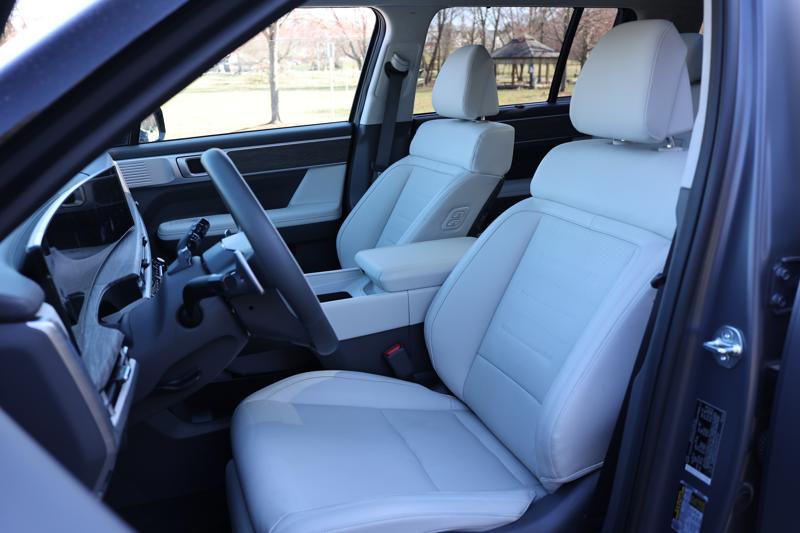 Here’s What You Get in a Fully Loaded 2026 Hyundai Santa Fe