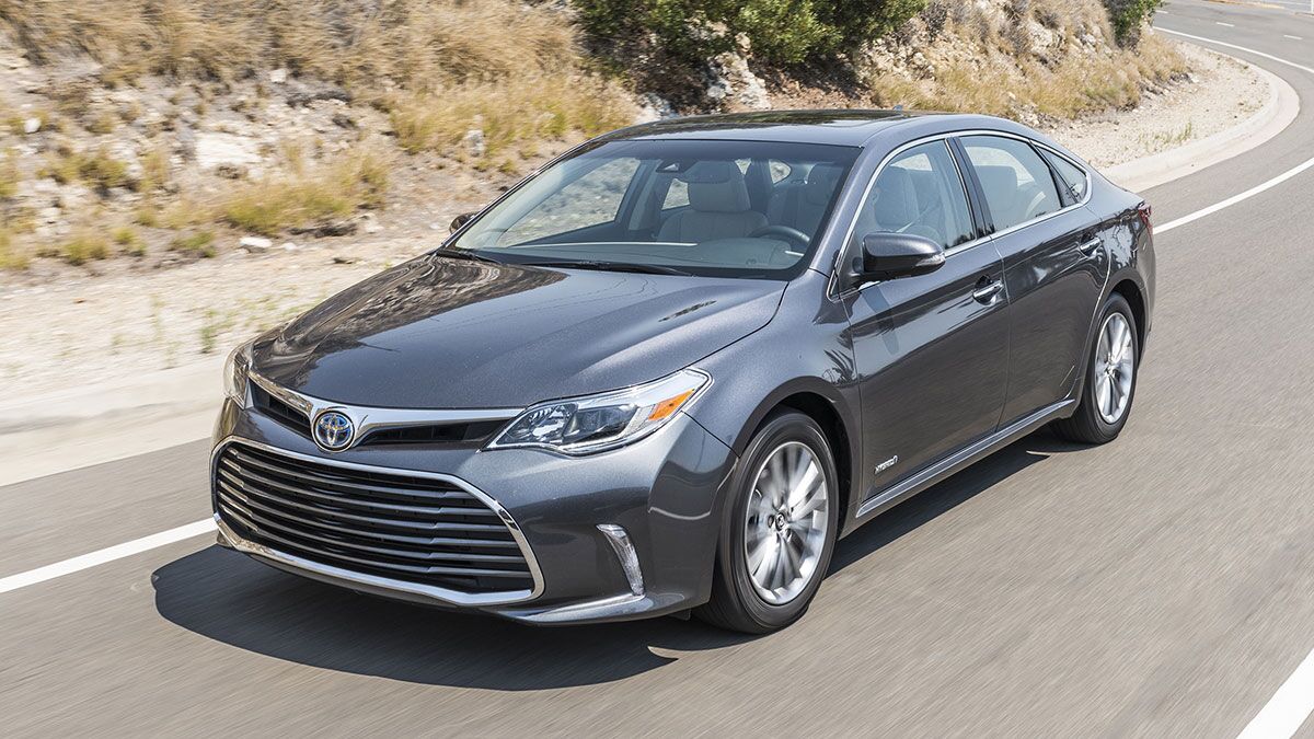 2016 Toyota Avalon Hybrid in Charocoal.