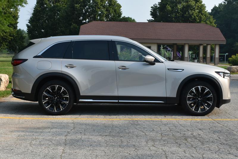 Top Family Features in the Mazda CX-90 PHEV