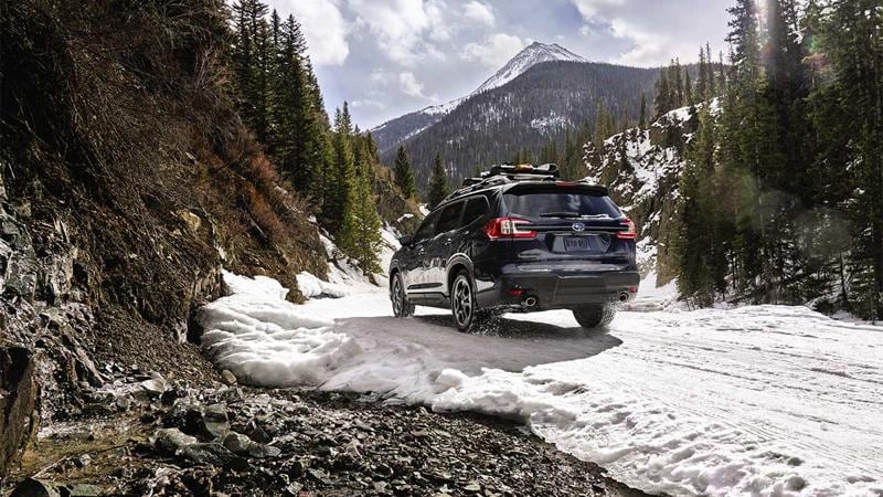 2024 Subaru Ascent in black.