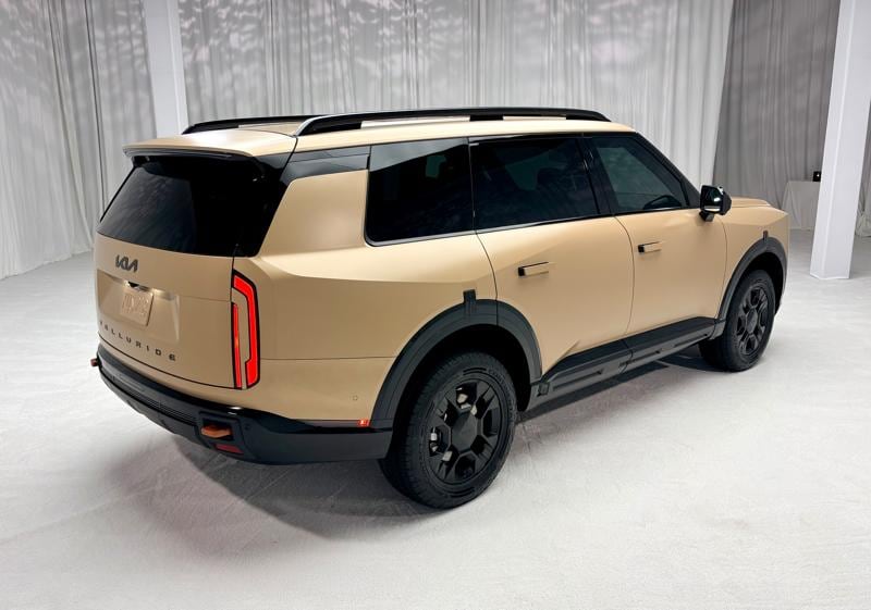 2027 Kia Telluride Flexes a Bigger, Bolder SUV Bod