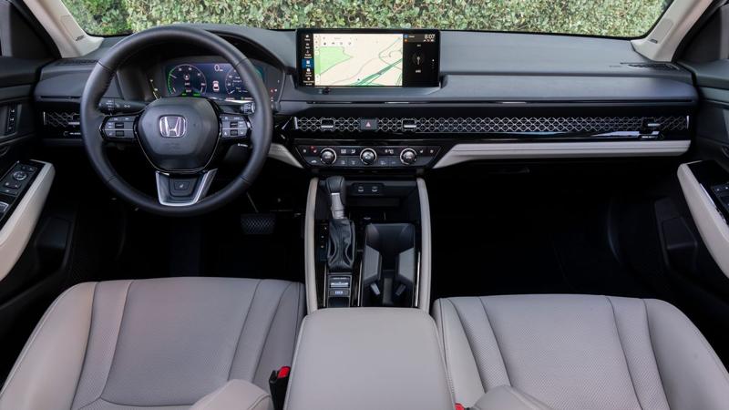 2025 Honda Accord Hybrid front cabin.