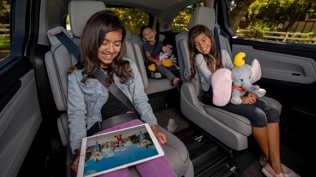Children in the seats of the 2022 Honda Odyssey