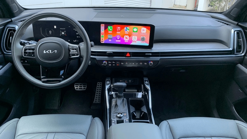2025 Kia Sorento X-Line front cabin.