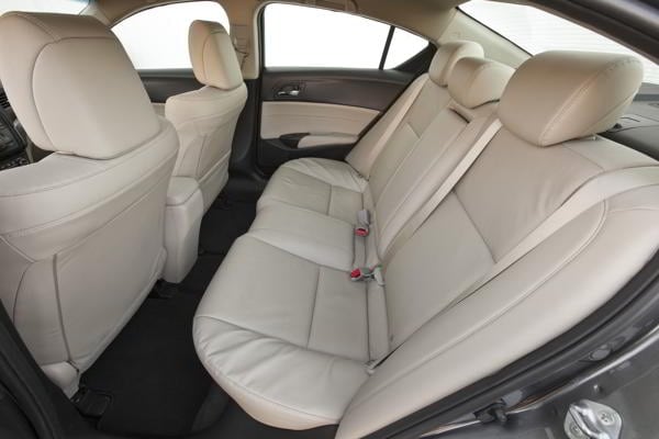 2013-acura-ilx_6841650365_o-1
