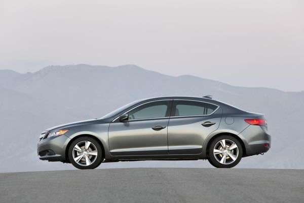 2013-acura-ilx_6841650841_o-1