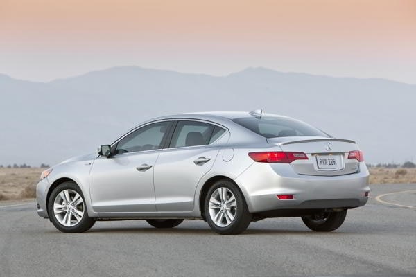 2013-acura-ilx_6841651269_o-1