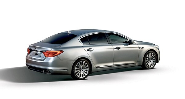 2013-kia-k9-new-flagship-sedan-could-be-us_7140255321_o