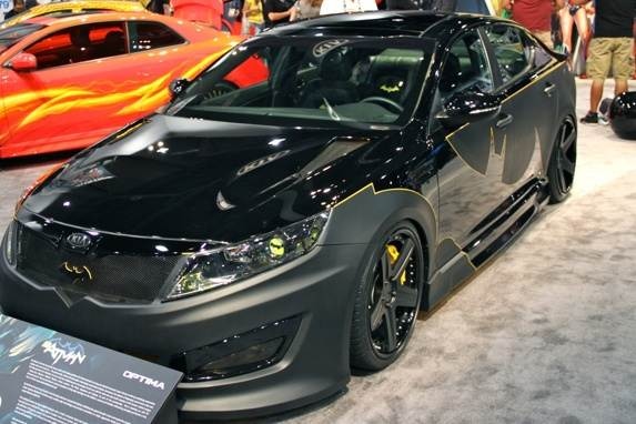 01-batman-kia-optima-2-600-001