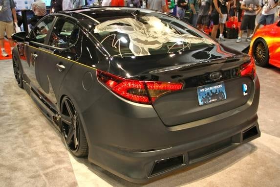 01-batman-kia-optima-5-600-001