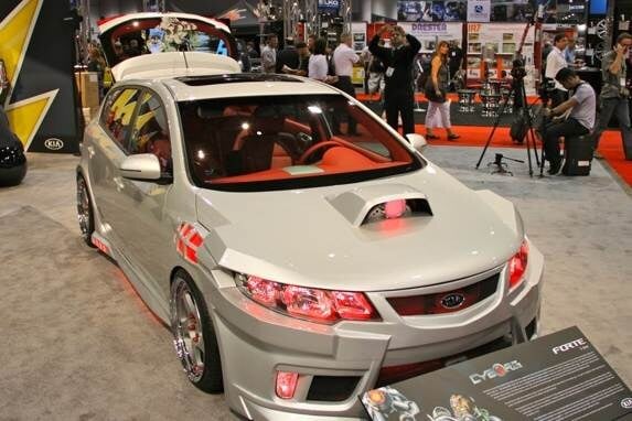 05-cyborg-kia-forte-5-door-2-600-001