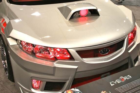 05-cyborg-kia-forte-5-door-3-600-001