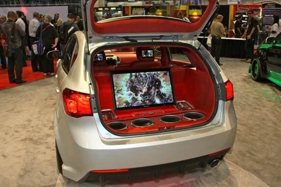 05-cyborg-kia-forte-5-door-4-600-001