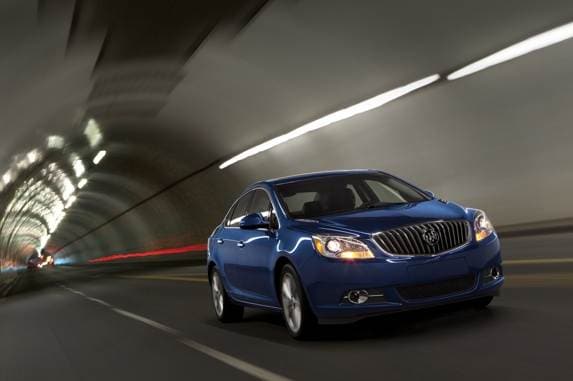 2013-buick-verano-turbo-021-600-001
