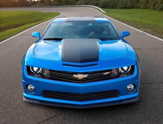 2013-chevrolet-camaro-hot-wheels-edition-head-on-static-600-001