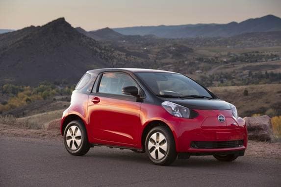 2013_scion_iq_ev_001-600-001