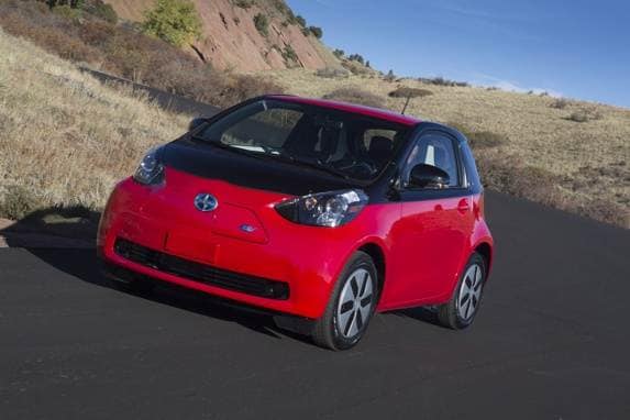 2013_scion_iq_ev_002-600-001