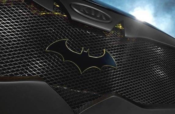 batman-kia-optima-grille-detail-600-001