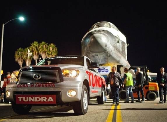 toyota-tundra-tows-endeavour2-600-001